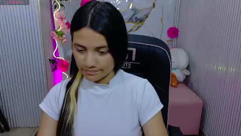 Snapshot of chiara_tay chatting on July 2026 08:03:02 PM Chiara online show from July 2026 08:03:02 PM