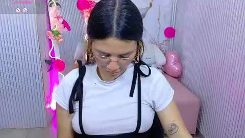 Snapshot of chiara_tay chatting on July 2026 07:08:02 PM Chiara online show from July 2026 07:08:02 PM