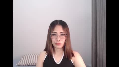 Snapshot of chichi1pink chatting on May 2026 04:03:02 PM chichi1pink online show from May 2026 04:03:02 PM