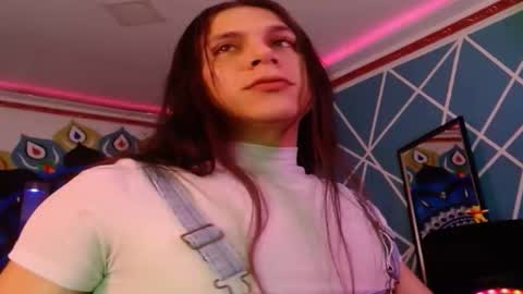 chico_explosivo online show from December 2025 01:21:02 AM