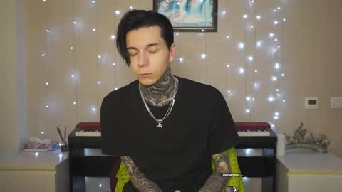 Snapshot of chillguy2k chatting on December 2024 11:19:01 PM Rick online show from December 2024 11:19:01 PM