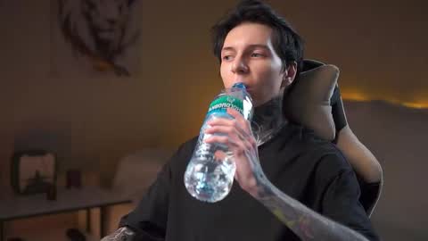 Snapshot of chillguy2k chatting on November 2025 07:58:01 PM Rick online show from November 2025 07:58:01 PM