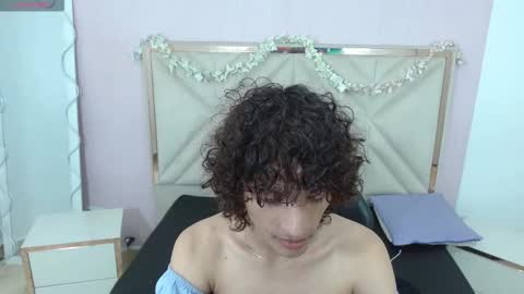 chipi_tay online show from November 2025 07:05:02 PM