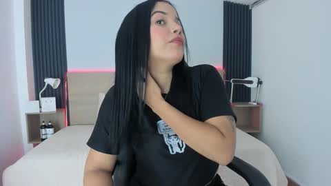 Chiqui online show from October 2025 07:25:02 PM