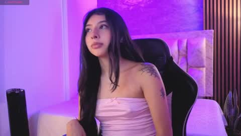 chloe_bluee_ online show from June 2026 11:12:02 AM