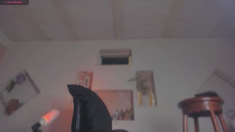 chloe_cooperr online show from October 2025 09:33:01 AM