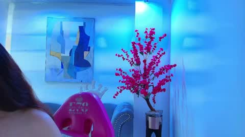 Chloe online show from April 2026 11:19:01 AM