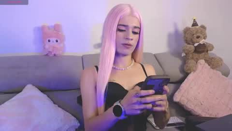 Snapshot of chloe_embeer69 chatting on April 2026 02:26:02 AM Embeer online show from April 2026 02:26:02 AM