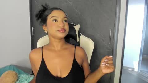 Snapshot of chloe_evans21 chatting on May 2026 10:40:02 PM chloe online show from May 2026 10:40:02 PM