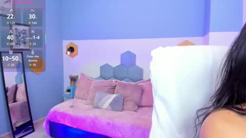 Chloe online show from September 2025 02:44:02 PM