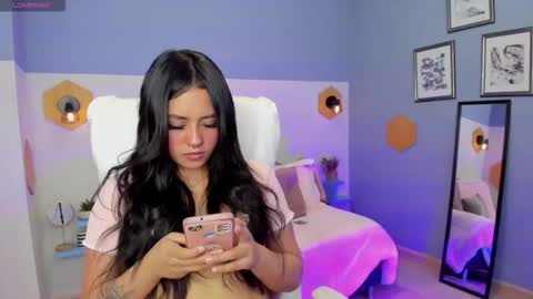 Chloe online show from November 2025 03:35:01 PM