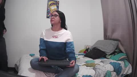 Chloe and Danna online show from February 2025 01:35:02 AM