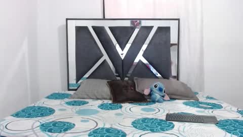 Chloe and Danna online show from March 2026 09:10:02 PM