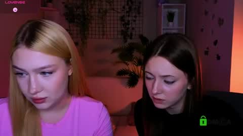 chloe_ley online show from June 2026 07:22:02 PM
