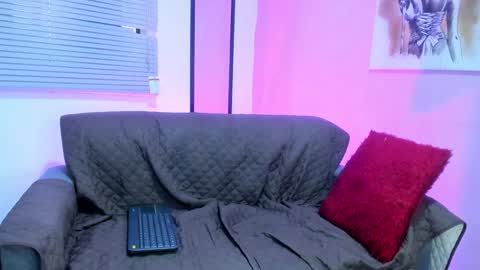 chloe online show from January 2025 05:15:01 PM