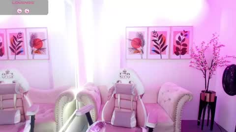 Snapshot of chloe_meoww chatting on May 2026 11:49:01 AM Chloe online show from May 2026 11:49:01 AM