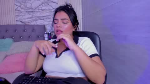 Snapshot of chloe_moretz_1 chatting on January 2025 03:02:02 AM Chloe online show from January 2025 03:02:02 AM