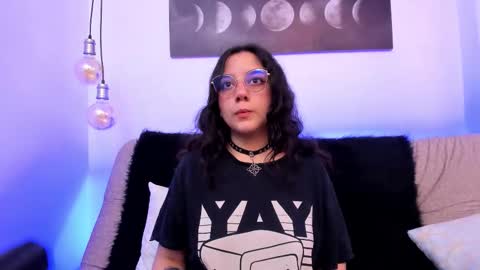 Chloe online show from March 2026 12:11:01 PM