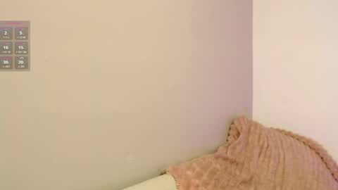 Snapshot of chloe_peach_ chatting on April 2026 12:22:02 PM chloe_peach_ online show from April 2026 12:22:02 PM