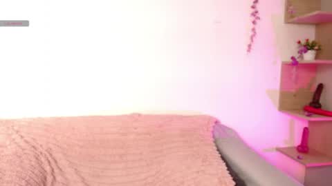 Snapshot of chloe_peach_ chatting on May 2026 12:11:02 PM chloe_peach_ online show from May 2026 12:11:02 PM