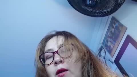 chloe_prg online show from March 2025 01:07:01 PM