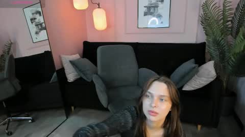 Snapshot of chloe_sunny chatting on May 2026 02:01:02 PM Chloe online show from May 2026 02:01:02 PM