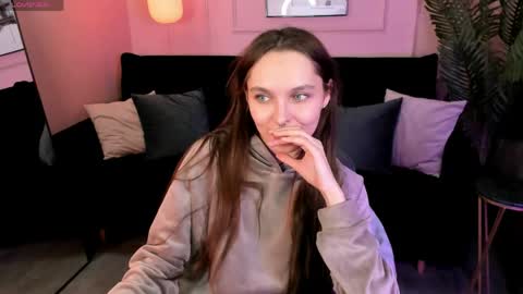 Snapshot of chloe_sunny chatting on May 2026 06:02:01 PM Chloe online show from May 2026 06:02:01 PM