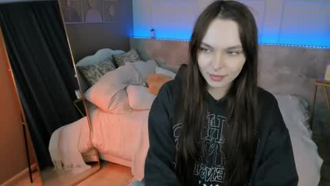 Snapshot of chloe_sunny chatting on May 2026 02:04:01 PM Chloe online show from May 2026 02:04:01 PM
