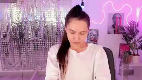 Snapshot of chloe_sunny chatting on July 2026 06:25:02 PM Chloe online show from July 2026 06:25:02 PM