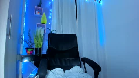 Snapshot of chloe_sweet7 chatting on December 2024 05:29:02 AM Chloe Miller  online show from December 2024 05:29:02 AM