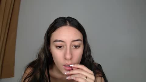 Snapshot of chloe_vahos chatting on September 2025 10:21:01 PM Chloe  online show from September 2025 10:21:01 PM