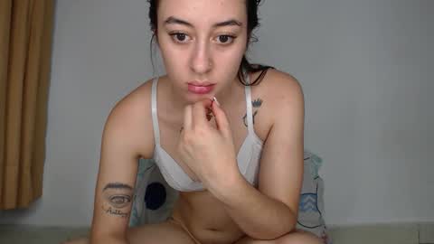 Snapshot of chloe_vahos chatting on September 2025 10:35:01 PM Chloe  online show from September 2025 10:35:01 PM