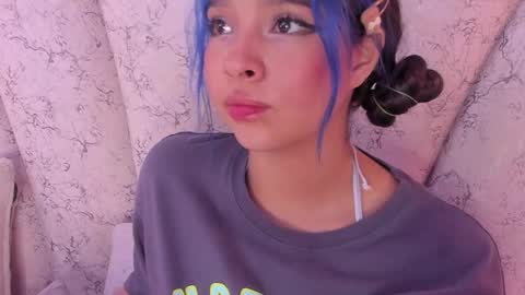 Snapshot of chloe_watson_ chatting on January 2025 11:34:02 PM online show from January 2025 11:34:02 PM