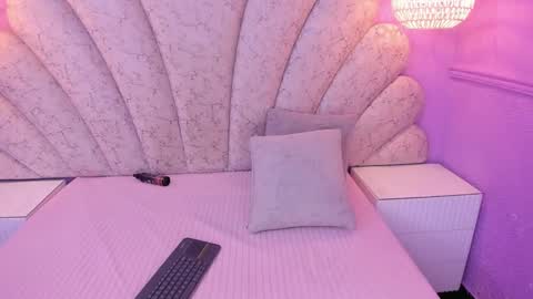 Snapshot of chloe_watson_ chatting on February 2025 10:55:01 PM online show from February 2025 10:55:01 PM