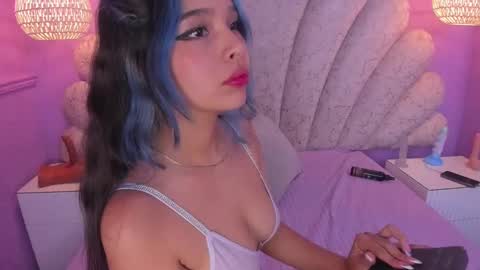 Snapshot of chloe_watson_ chatting on February 2025 01:36:01 AM online show from February 2025 01:36:01 AM