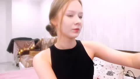 chloe wifey online show from December 2025 11:39:02 AM