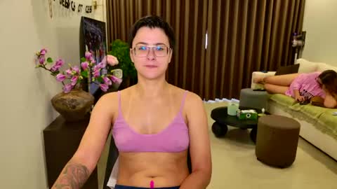 Snapshot of chloe_x_ chatting on June 2026 03:25:01 AM Eva and Sandra online show from June 2026 03:25:01 AM
