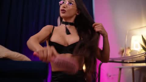 chloemin_ online show from September 2025 05:44:01 AM