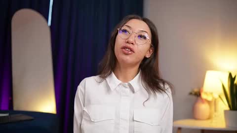 chloemin_ online show from November 2025 07:05:02 AM