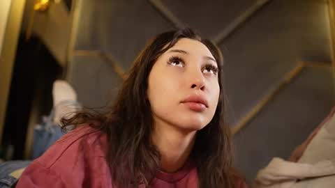 Snapshot of chloemin_ chatting on March 2026 09:37:01 AM chloemin_ online show from March 2026 09:37:01 AM