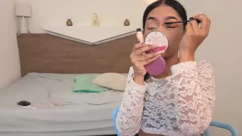 C H L O E online show from January 2026 01:16:02 PM