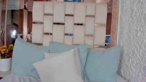 Chloe  online show from November 2025 06:40:01 PM