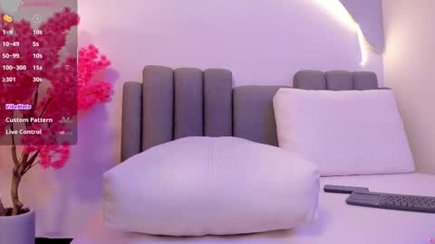 Snapshot of chlowe_taylor chatting on February 2026 04:46:01 AM chlowe online show from February 2026 04:46:01 AM