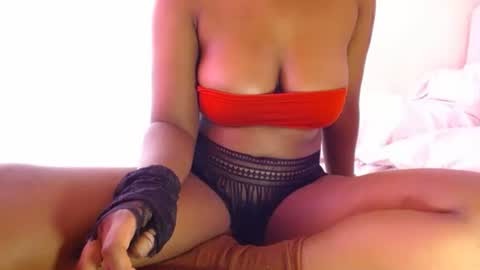 Snapshot of choco_sweee chatting on May 2026 11:04:01 AM Maddie online show from May 2026 11:04:01 AM