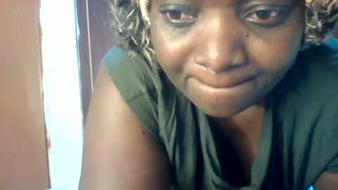 Snapshot of chocobabe002 chatting on April 2026 02:15:02 AM chocobabe002 online show from April 2026 02:15:02 AM