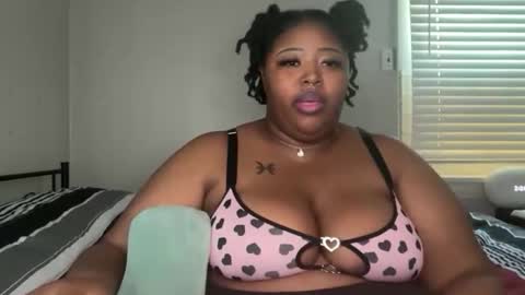 Snapshot of chocolatebunnyxx69 chatting on April 2026 06:20:01 PM Melina online show from April 2026 06:20:01 PM