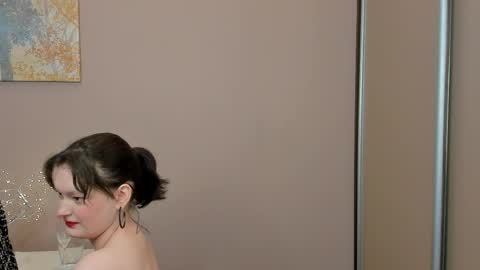 Cassandra online show from April 2026 04:57:02 AM