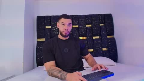 Chris B online show from November 2025 06:09:02 PM