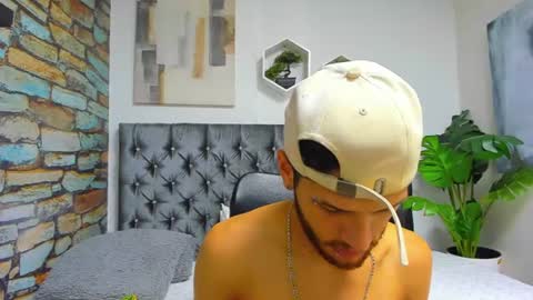 Snapshot of chris_grey2 chatting on June 2026 06:42:01 PM chris_grey2 online show from June 2026 06:42:01 PM
