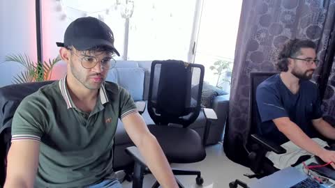 Im Chirs IM MODEL INDEPENDT online show from January 2025 08:11:01 PM